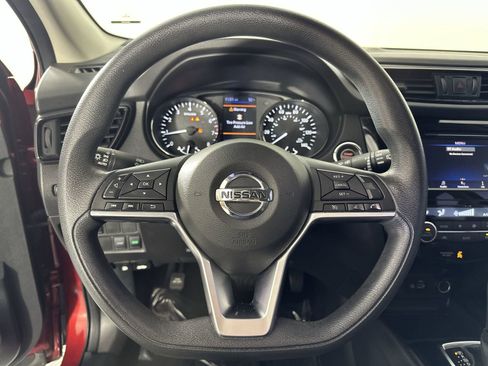 Used 2020 Nissan Rogue Sport SV FWD image 14