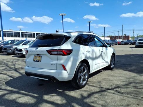 Used 2024 Ford Escape ST-Line w/ Tech Pack #1 AWD/4WD image 6