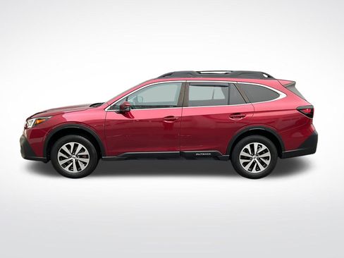 Certified 2022 Subaru Outback Premium image 2