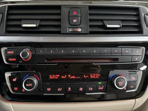 Used 2017 BMW 320i Sedan image 19