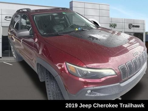 Used 2019 Jeep Cherokee Trailhawk AWD/4WD image 1
