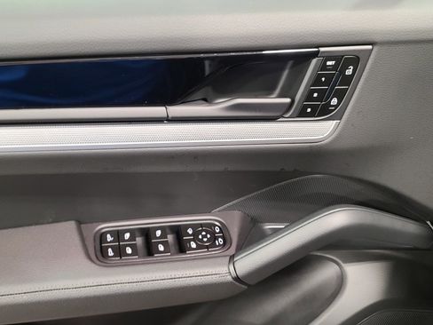 New 2026 Porsche Cayenne Coupe image 14