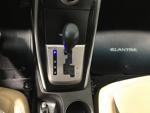 Used 2013 Hyundai Elantra GLS w/ Preferred Pkg image 29