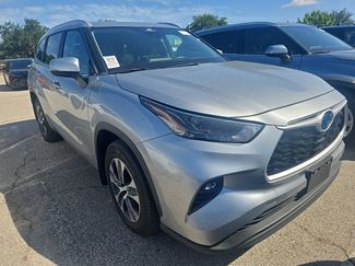Used 2023 Toyota Highlander XLE AWD/4WD video 1