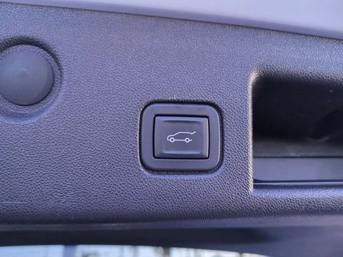 Used 2024 Chevrolet Equinox LT image 32