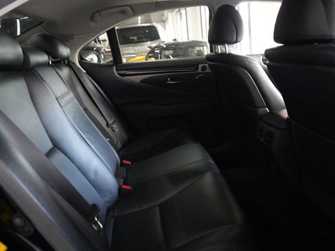 Used 2014 Lexus LS 460 RWD image 19
