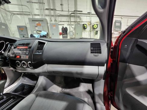 Used 2011 Toyota Tacoma 4x4 Regular Cab image 19