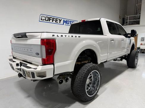 Used 2017 Ford F250 Platinum w/ Platinum Ultimate Package image 6