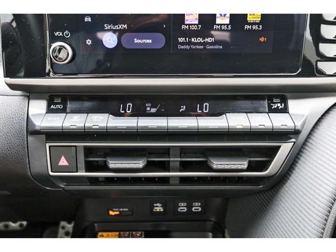 Used 2026 Toyota Camry SE w/ Convenience Package FWD image 24