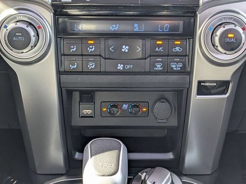 Used 2022 Toyota 4Runner Limited AWD/4WD image 29