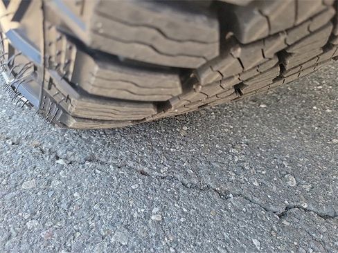 Used 2021 RAM 1500 Limited w/ Body Color Bumper Group image 32