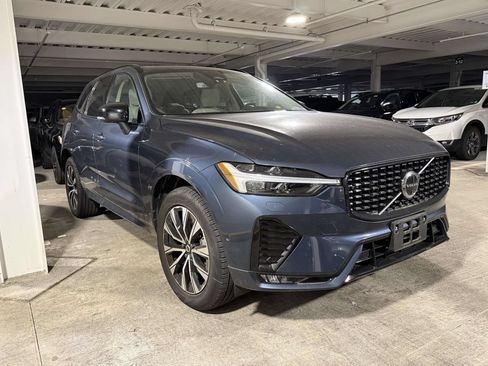 Used 2025 Volvo XC60 B5 Plus w/ Climate Package AWD/4WD image 3