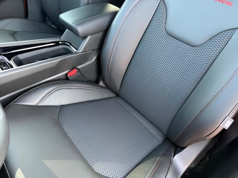 New 2026 Jeep Compass Trailhawk image 24