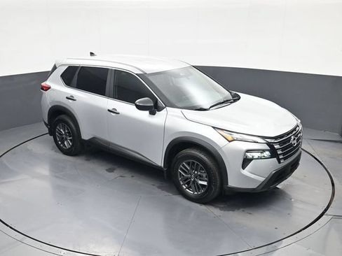Certified 2025 Nissan Rogue S FWD image 23