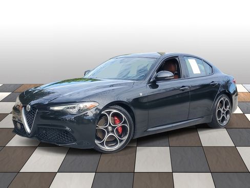Used 2023 Alfa Romeo Giulia Ti image 1