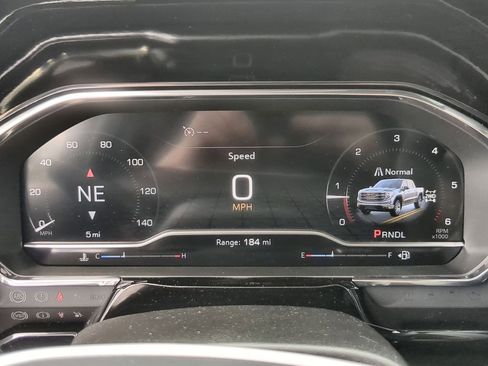 Used 2025 GMC Sierra 1500 Elevation image 11