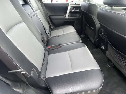 Used 2022 Toyota 4Runner SR5 Premium w/ Moonroof Package RWD image 34