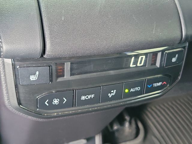 Used 2021 Toyota Highlander Platinum FWD image 16