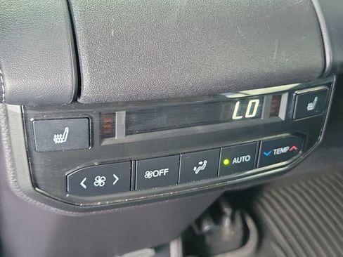 Used 2021 Toyota Highlander Platinum FWD image 16
