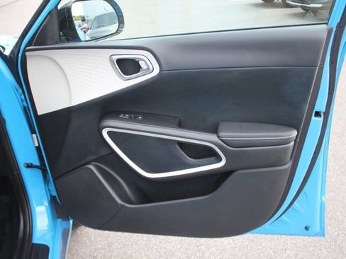 Used 2023 Kia Soul GT-Line FWD image 30