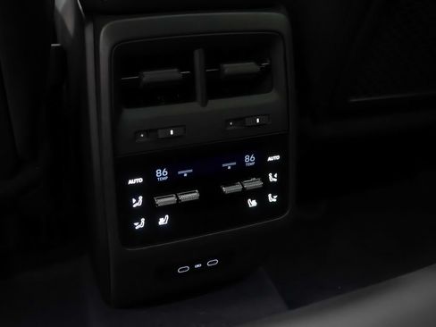 Used 2026 Porsche Macan 4 Electric AWD/4WD image 19