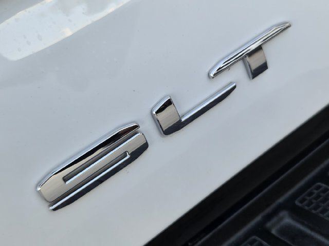 Used 2026 GMC Sierra 1500 SLT w/ X31 Off-Road Package AWD/4WD image 9
