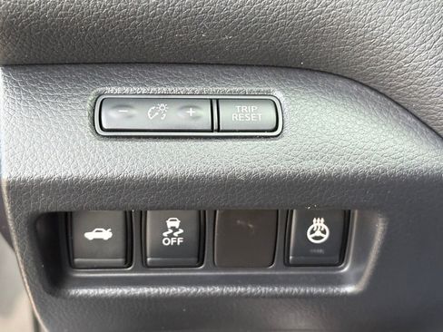 Used 2017 Nissan Altima 2.5 SV w/ Convenience Package image 19