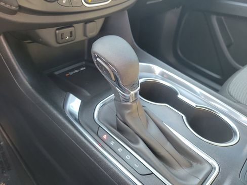 Used 2023 Chevrolet Traverse LT image 23