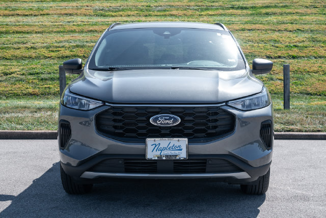 Used 2025 Ford Escape ST-Line AWD/4WD image 4