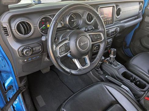 Used 2022 Jeep Wrangler Unlimited Sahara w/ Cold Weather Group image 10