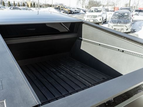 Used 2024 Tesla Cybertruck AWD Crew Cab image 41