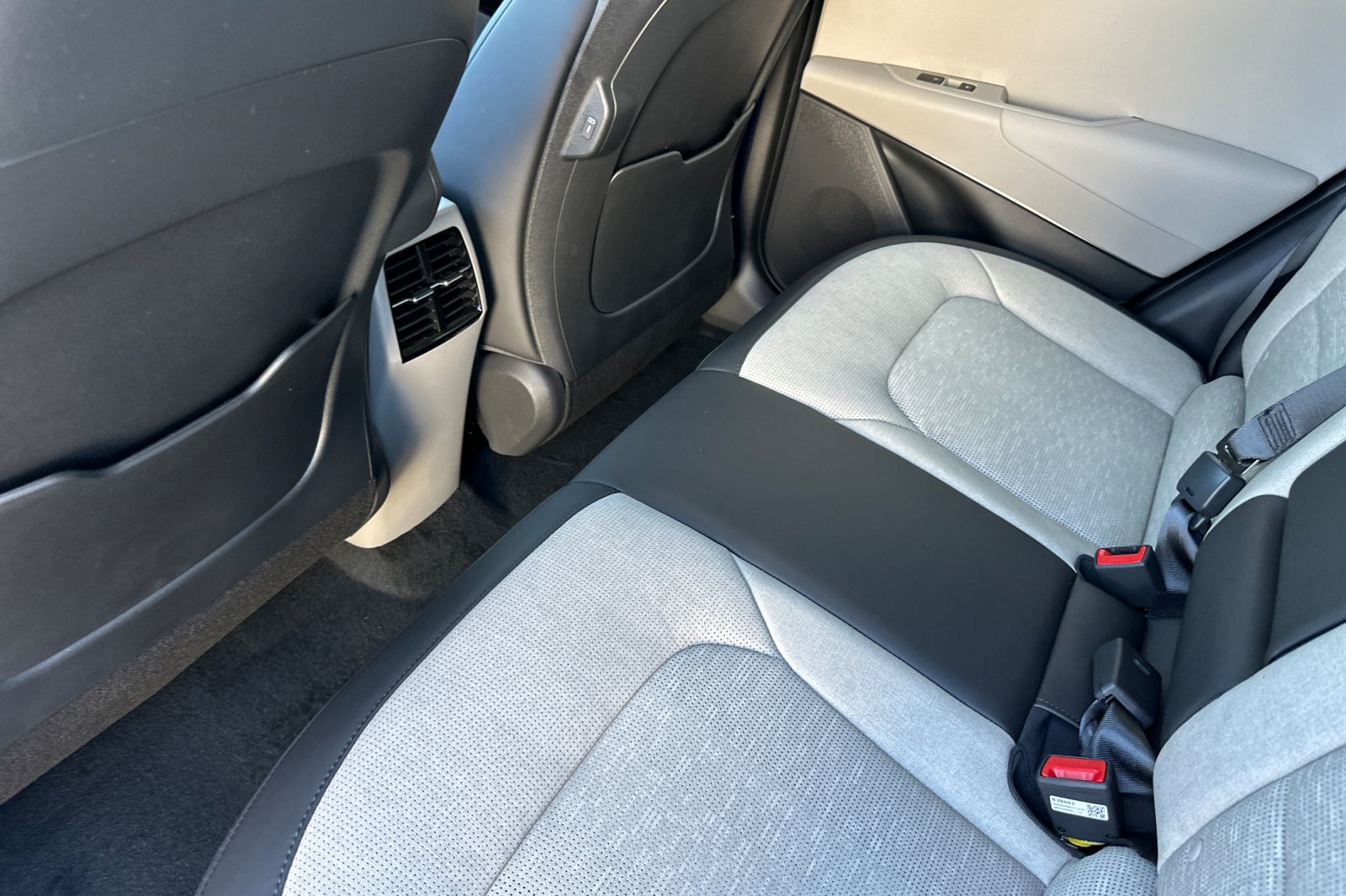 New 2026 Kia Niro Wave FWD image 13