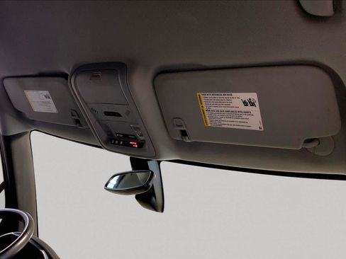 Used 2020 Chevrolet Blazer LT FWD image 13