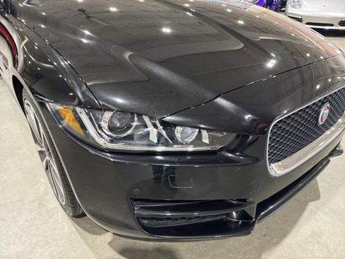 Used 2017 Jaguar XE Prestige image 31