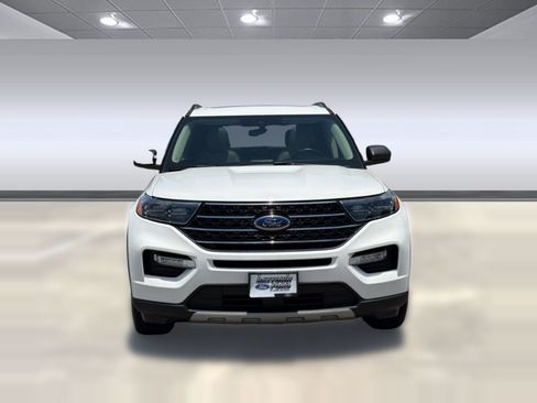 Used 2021 Ford Explorer XLT w/ Equipment Group 202A RWD image 6