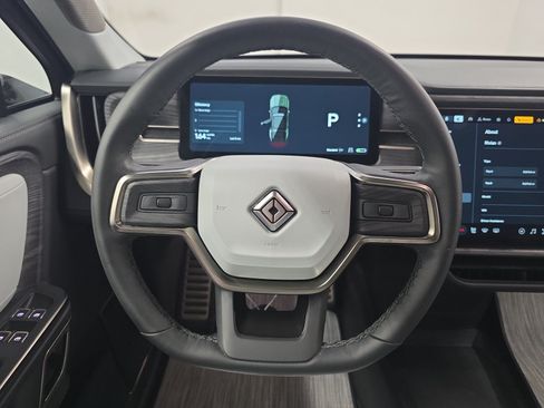 Used 2024 Rivian R1S Adventure AWD/4WD image 28