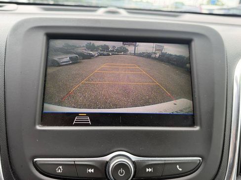 Used 2020 Chevrolet Equinox LS FWD image 16