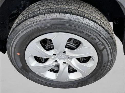 Used 2024 Toyota RAV4 LE AWD/4WD image 9