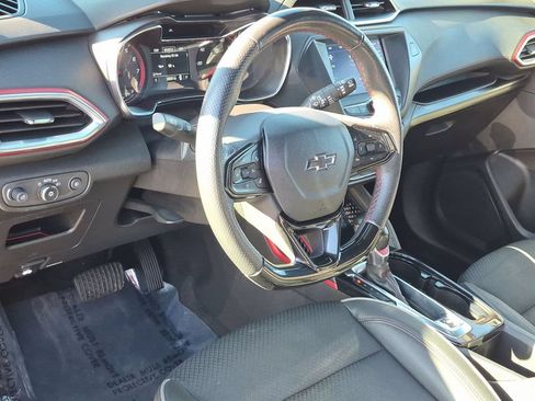 Used 2023 Chevrolet TrailBlazer RS FWD image 14
