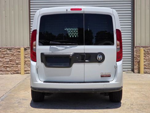 Used 2019 RAM ProMaster City Tradesman SLT FWD image 4