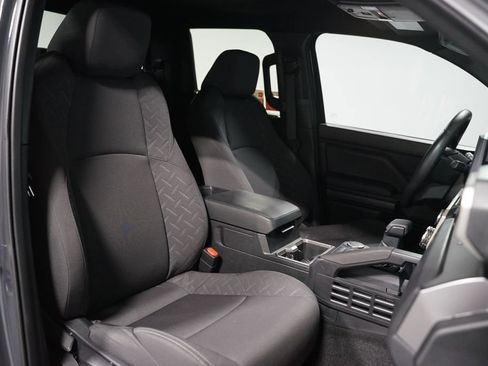 Certified 2025 Toyota Tacoma SR5 image 28