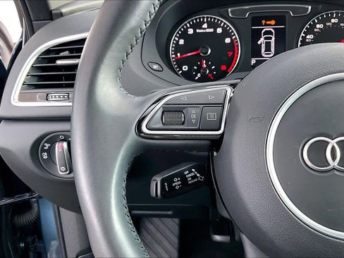 Used 2018 Audi Q3 2.0T Premium w/ Convenience Package FWD image 24