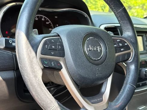 Used 2014 Jeep Grand Cherokee Laredo w/ Security & Convenience Group AWD/4WD image 15