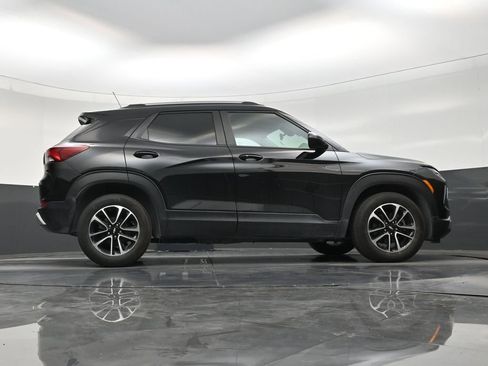 Used 2025 Chevrolet TrailBlazer LT w/ Driver Confidence Package FWD image 25