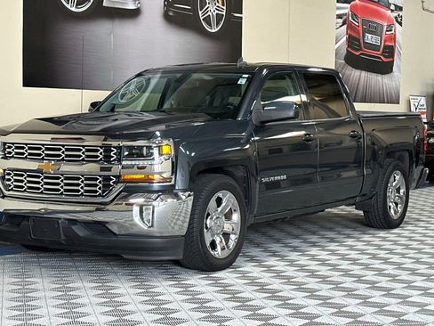 Used 2018 Chevrolet Silverado 1500 LT w/ LT Eassist Package image 8
