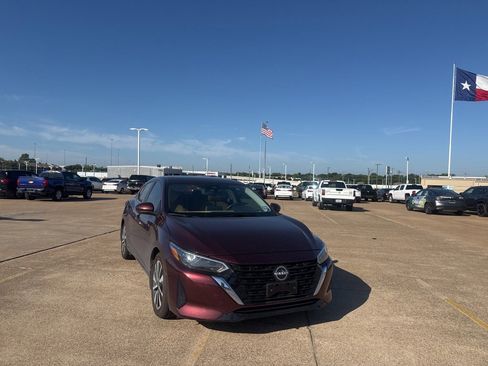 Used 2024 Nissan Sentra SV w/ SV Premium Package FWD image 2