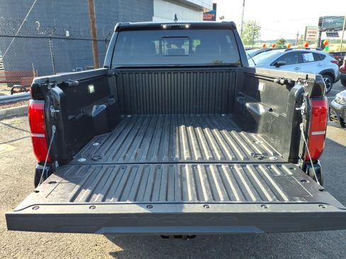 Certified 2024 Toyota Tacoma SR5 AWD/4WD image 8
