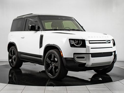 Used 2023 Land Rover Defender 90 S image 5