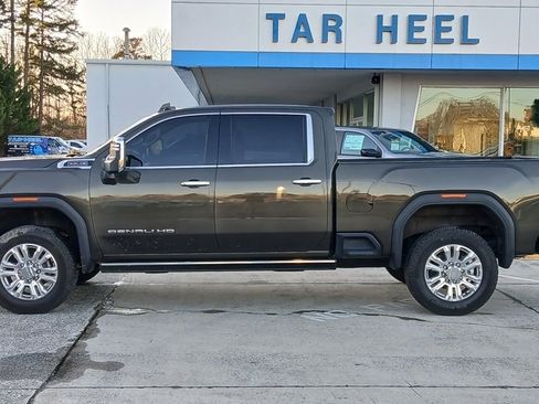 Used 2023 GMC Sierra 2500 Denali w/ Denali Ultimate Package image 3