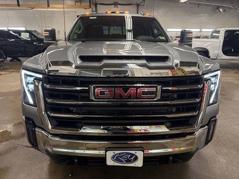 New 2026 GMC Sierra 2500 SLE w/ Preferred Package AWD/4WD image 2